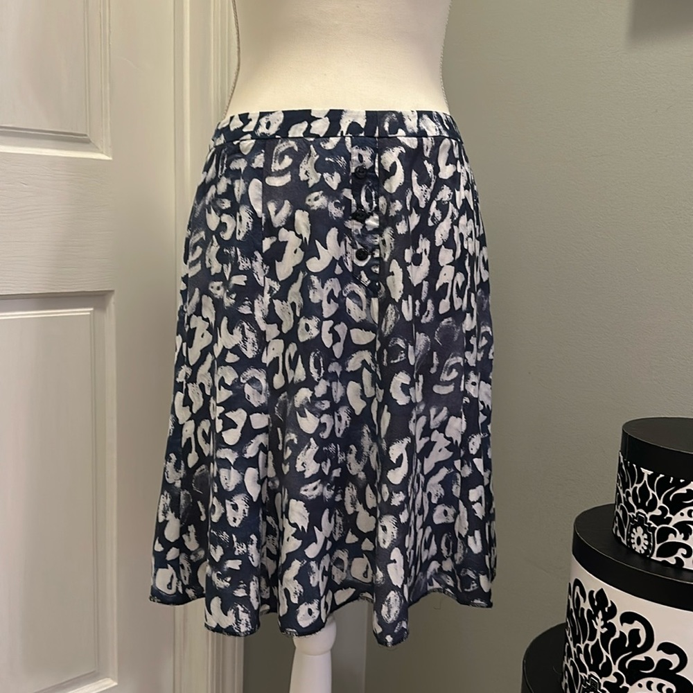 Amber Sun Blue & White Skirt size 10 with side zipper